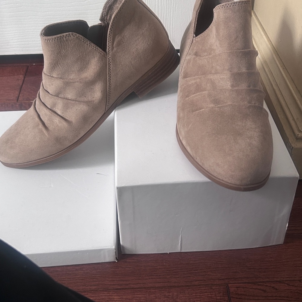 Dr. Scholl's Taupe Suede Ankle Booties